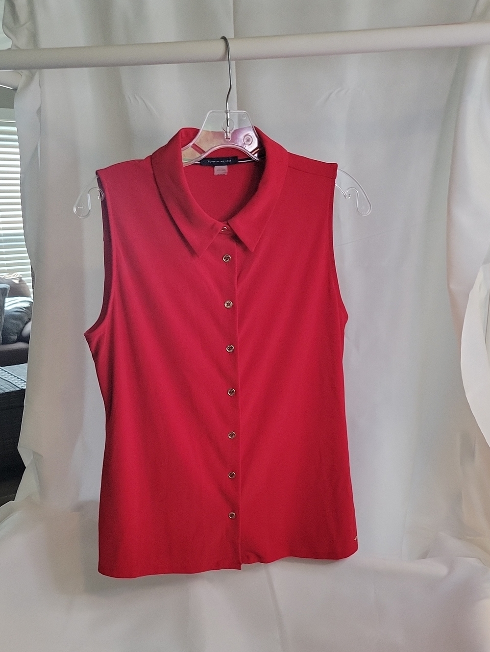Tommy Hilfiger Sleeveless Button-Down Top in Red
